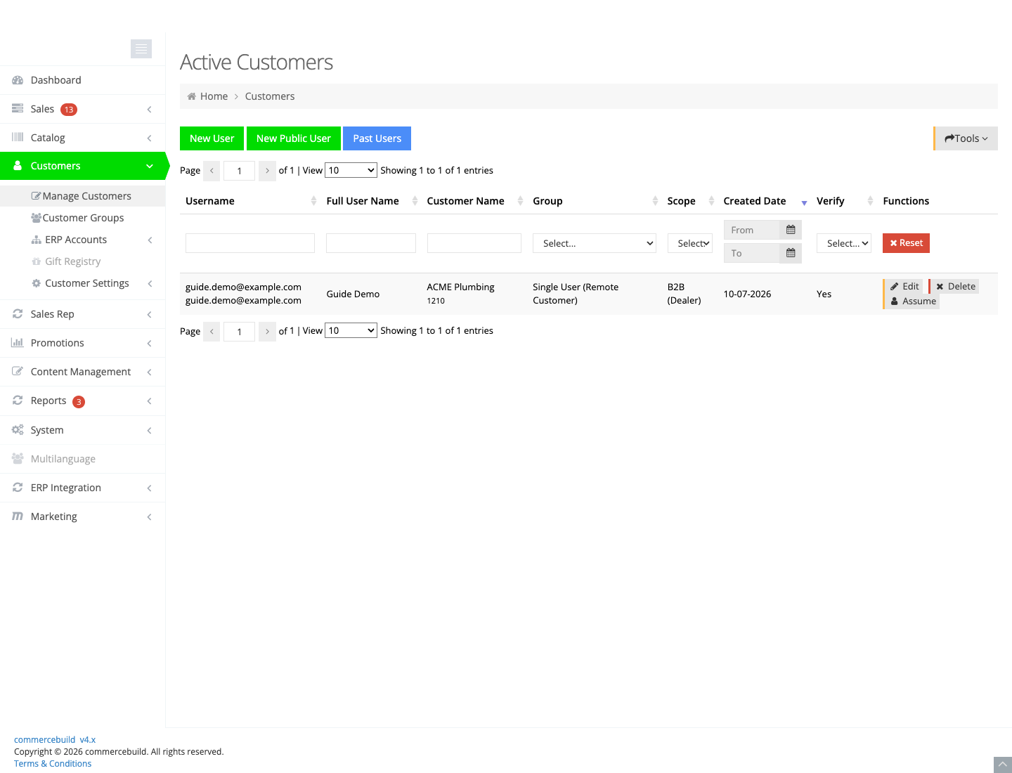 Active Customers, showing one login and its default A/R account in the Customer Name column
